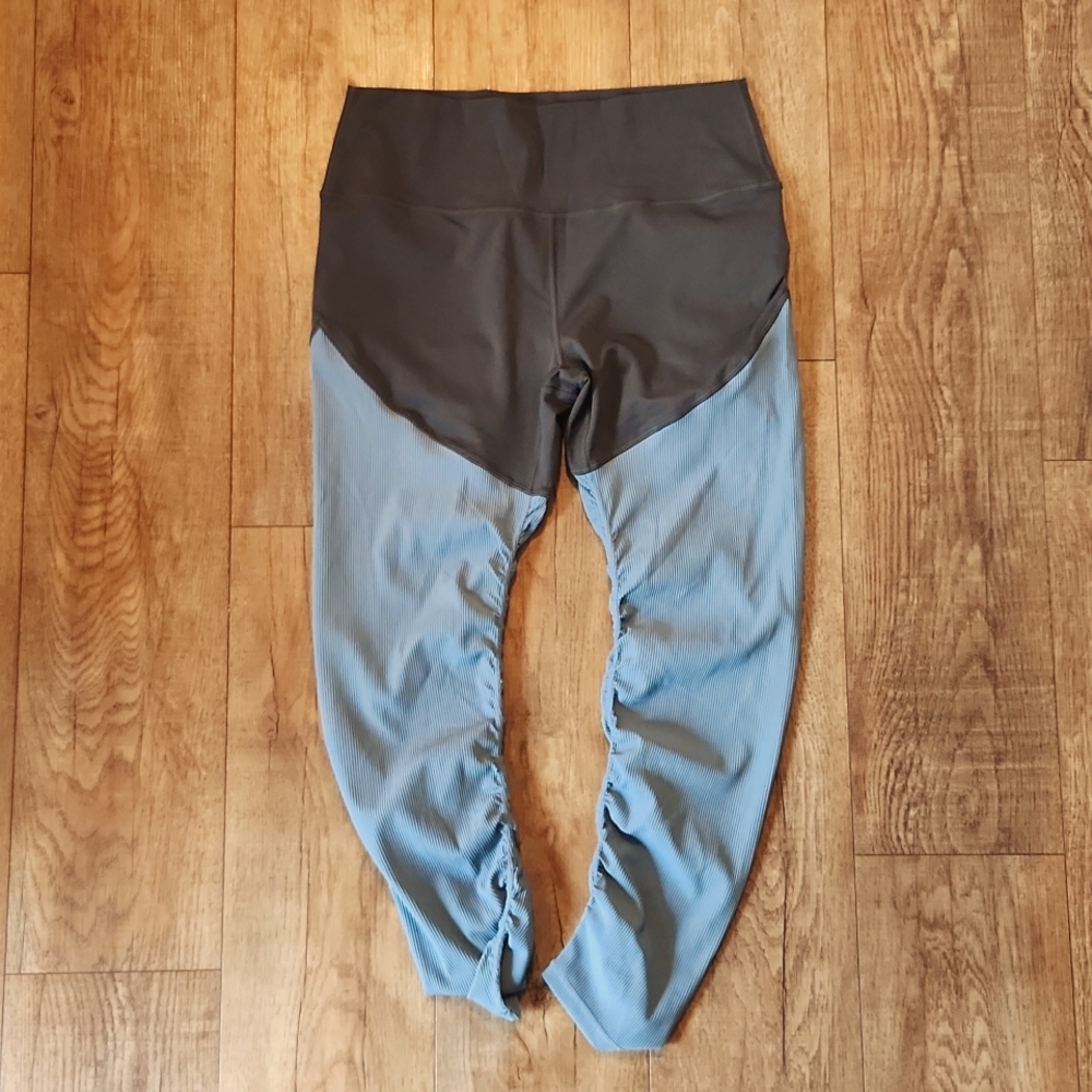 Zyia Leggings